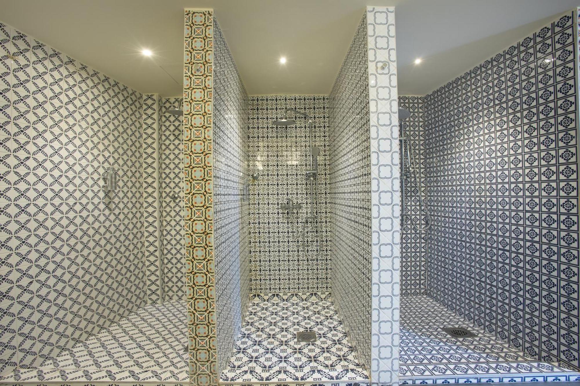 סקופיה Bushi Resort & Spa מראה חיצוני תמונה A shower