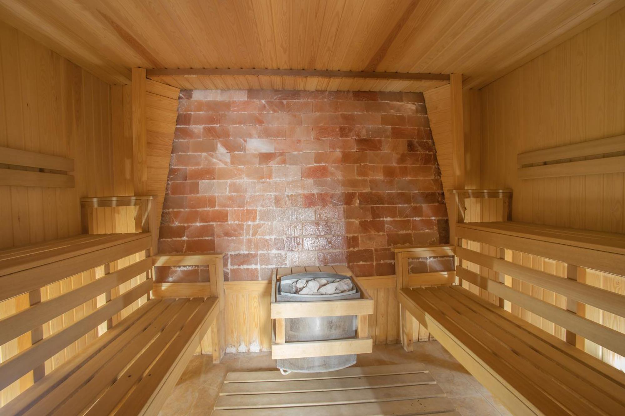 סקופיה Bushi Resort & Spa מראה חיצוני תמונה A modern Finnish sauna