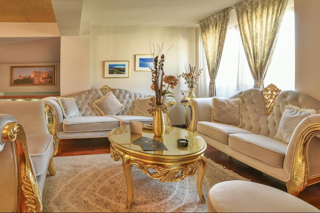 סקופיה Bushi Resort & Spa מראה חיצוני תמונה A living room