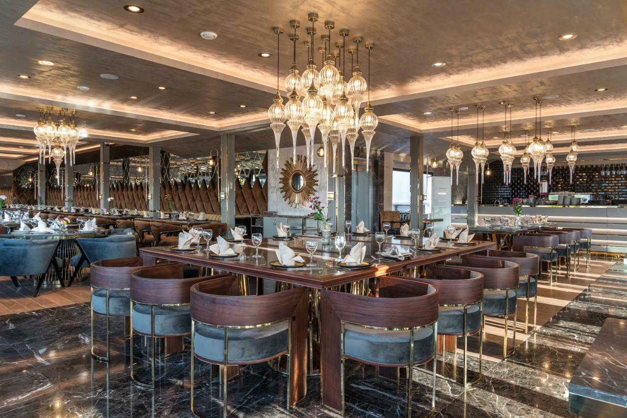 סקופיה Bushi Resort & Spa מראה חיצוני תמונה The restaurant on board